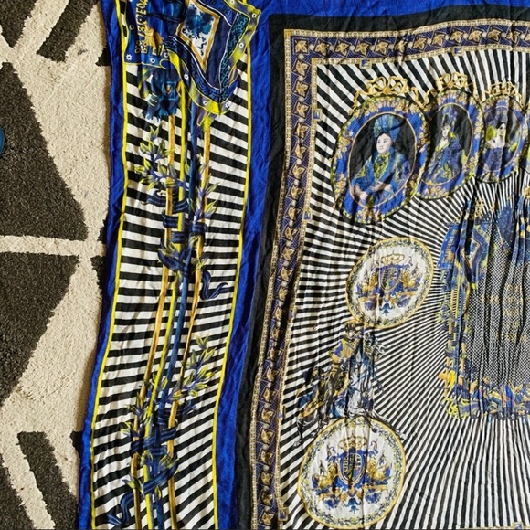 Versace Silk Scarf 🧣 - Picture 8 of 11